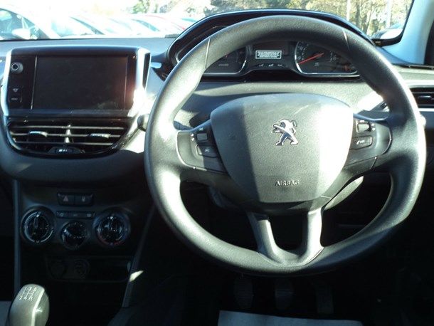 2013 Peugeot 208 1.2 VTi Active 5dr image 6
