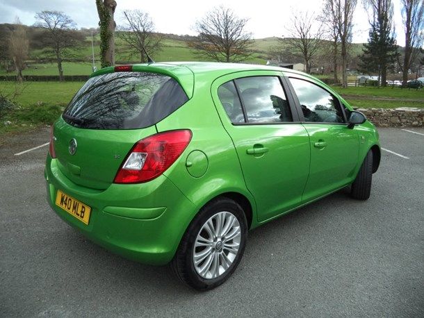 2013 Vauxhall Corsa 1.4 i 16v SE 5dr image 5