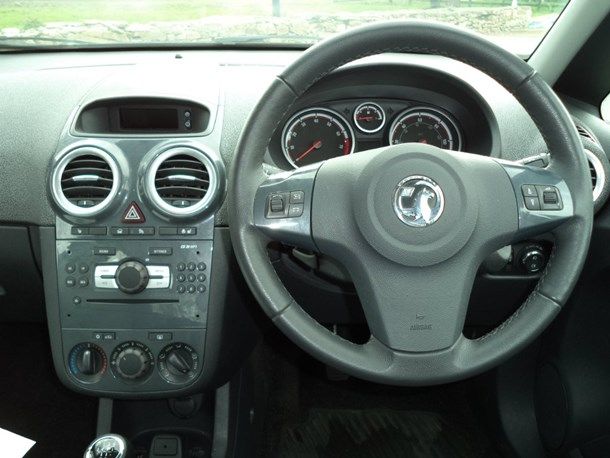 2013 Vauxhall Corsa 1.4 i 16v SE 5dr image 6