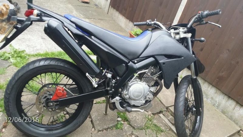 2010 Yamaha XT 125 image 1