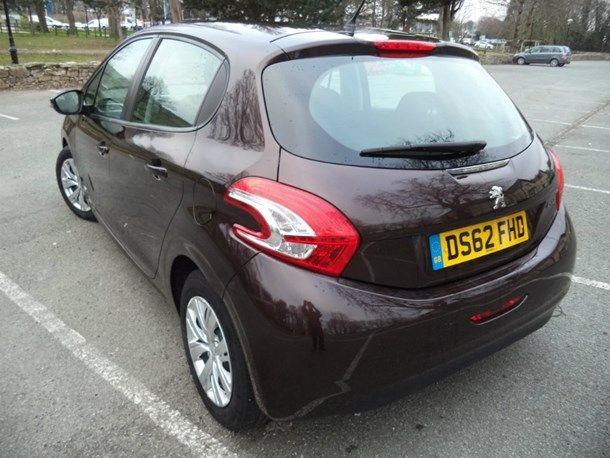 2013 Peugeot 208 1.4 HDi FAP Access+ 5dr image 4