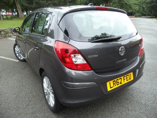 2012 Vauxhall Corsa 1.4 i 16v SE 5dr image 3
