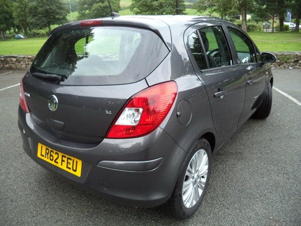 2012 Vauxhall Corsa 1.4 i 16v SE 5dr image 4