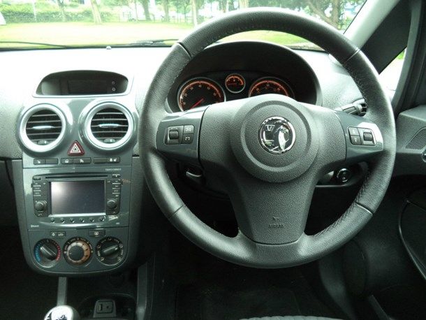2012 Vauxhall Corsa 1.4 i 16v SE 5dr image 5