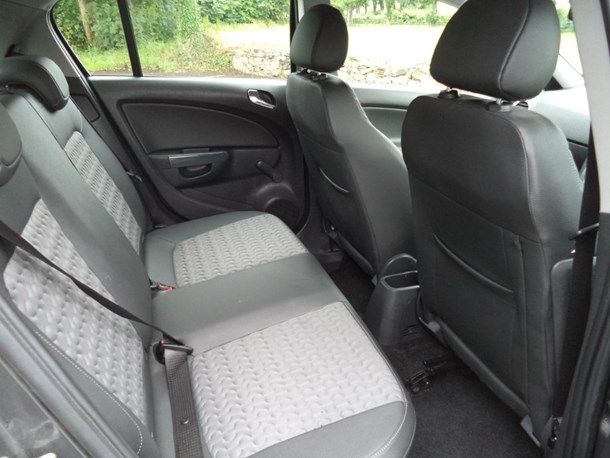 2012 Vauxhall Corsa 1.4 i 16v SE 5dr image 8