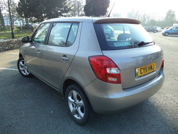 2011 Skoda Fabia 1.6 TDI CR DPF SE 5dr image 4