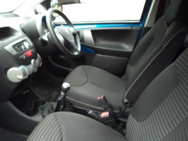 2013 Peugeot 107 1.0 12v Allure 5dr image 8