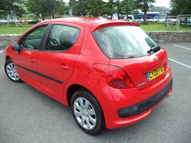 2009 Peugeot 207 1.4 VTi S 5dr image 4