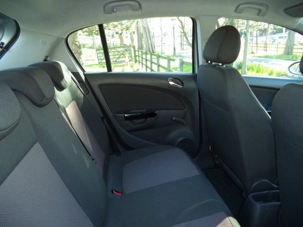 2008 Vauxhall Corsa 1.4 i 16v SXi 5dr image 7