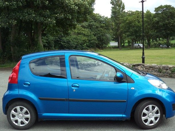 2011 Peugeot 107 1.0 12v Urban 5dr image 3