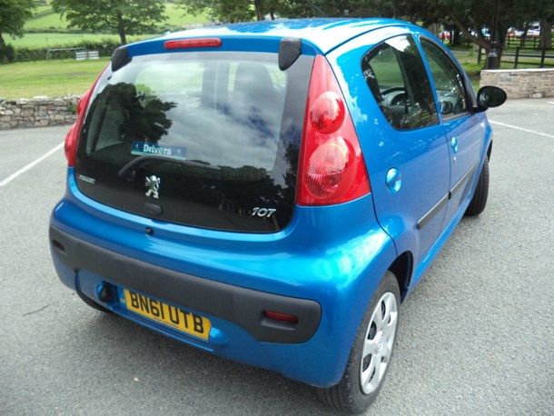 2011 Peugeot 107 1.0 12v Urban 5dr image 5