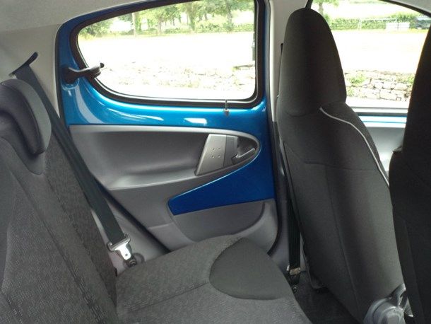 2011 Peugeot 107 1.0 12v Urban 5dr image 8