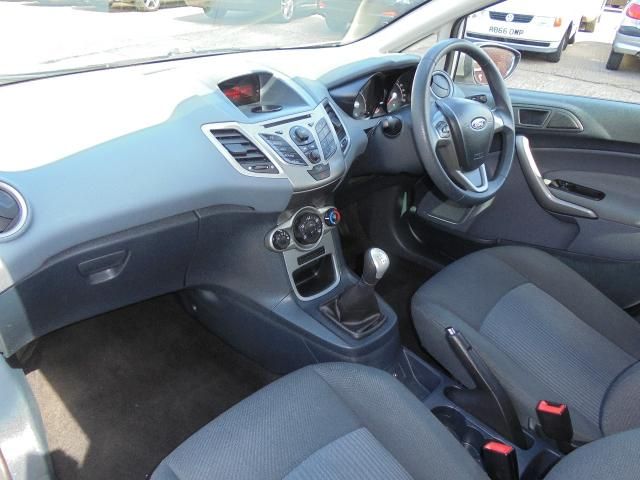2010 Ford Fiesta 1.2 EDGE 5d image 5