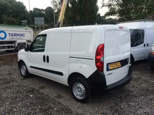 2012 Vauxhall Combo Van 1.6 2000 L1H1 CDTI S/S 5d image 3