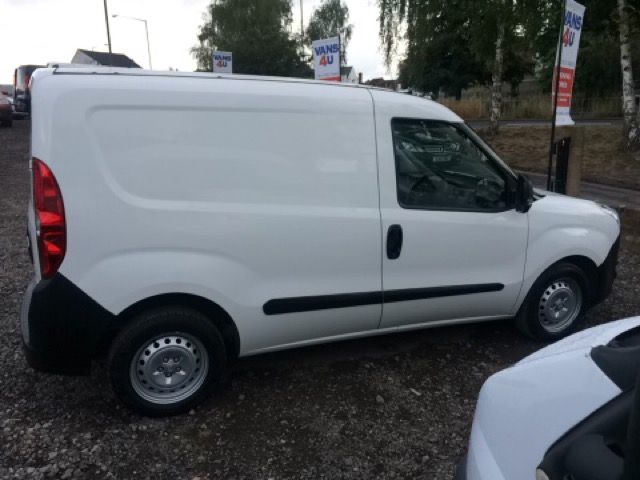 2012 Vauxhall Combo Van 1.6 2000 L1H1 CDTI S/S 5d image 6