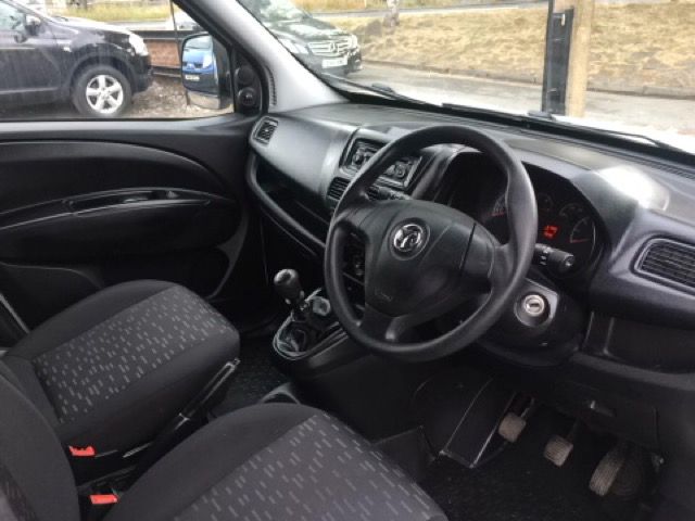2012 Vauxhall Combo Van 1.6 2000 L1H1 CDTI S/S 5d image 7