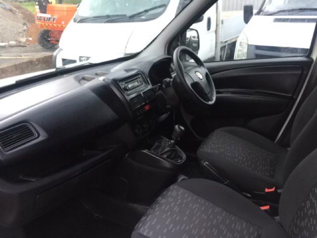 2012 Vauxhall Combo Van 1.6 2000 L1H1 CDTI S/S 5d image 8