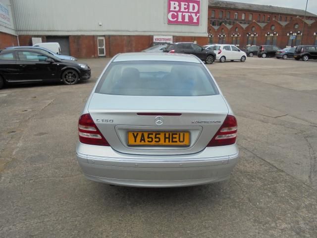 2005 Mercedes 1.8 C180 Kompressor SE 4d image 4