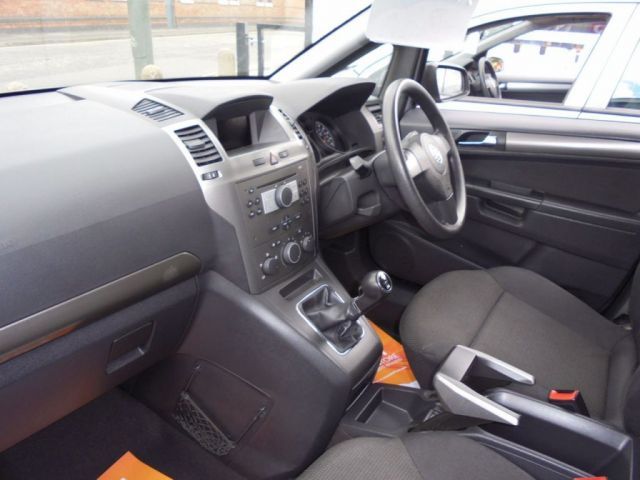 2007 Vauxhall Zafira 1.6 Life 16V 5d image 6