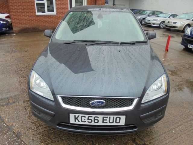 2007 Ford Focus 2.0 Ghia 16V 5d image 2