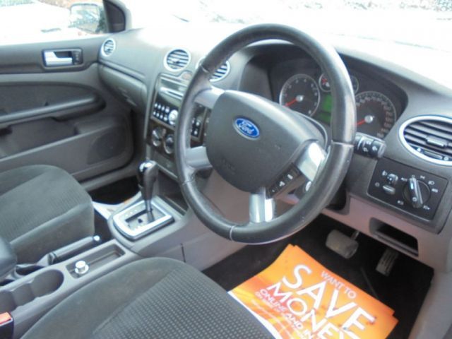 2007 Ford Focus 2.0 Ghia 16V 5d image 5