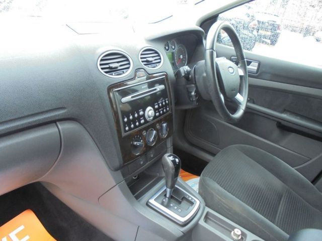 2007 Ford Focus 2.0 Ghia 16V 5d image 6