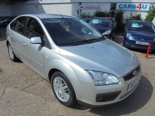2005 Ford Focus 1.6 GHIA 5d image 1