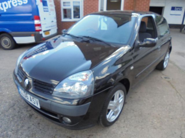 2006 Renault Clio 1.1 Sport 16V 3d image 3