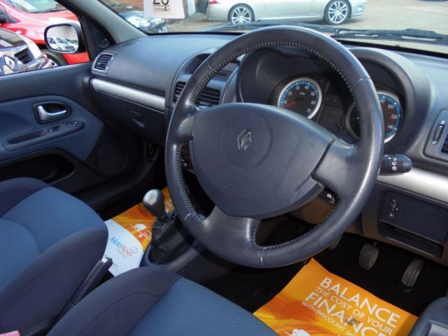 2006 Renault Clio 1.1 Sport 16V 3d image 5