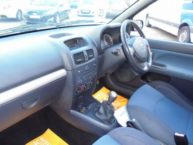 2006 Renault Clio 1.1 Sport 16V 3d image 6