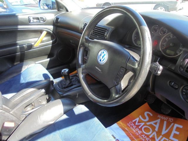 2002 Volkswagen Passat 2.3 V5 5d image 5