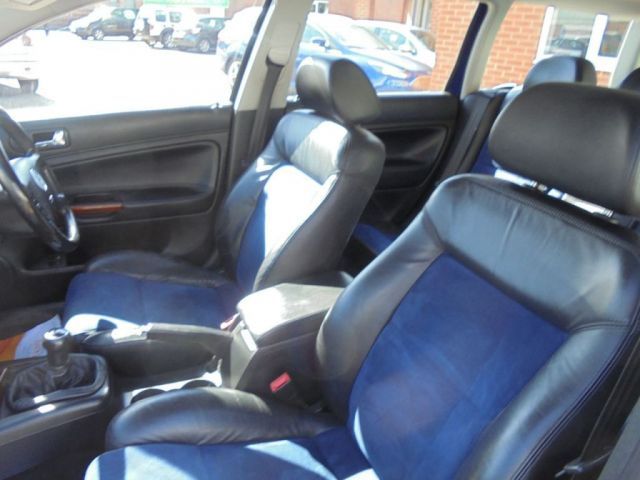 2002 Volkswagen Passat 2.3 V5 5d image 7