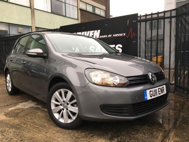 2011 Volkswagen Golf 1.6 Match TDI DSG 5d image 1