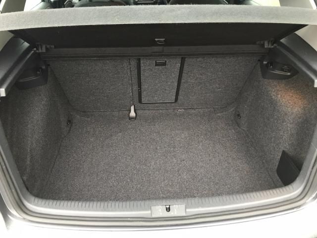 2011 Volkswagen Golf 1.6 Match TDI DSG 5d image 10