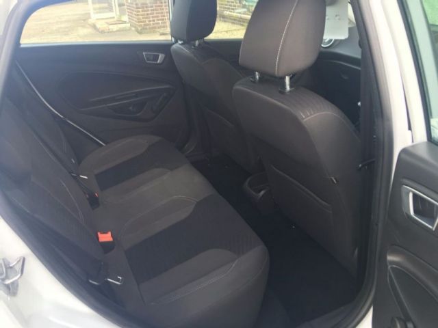 2013 Ford Fiesta 1.0 Zetec 5d image 4