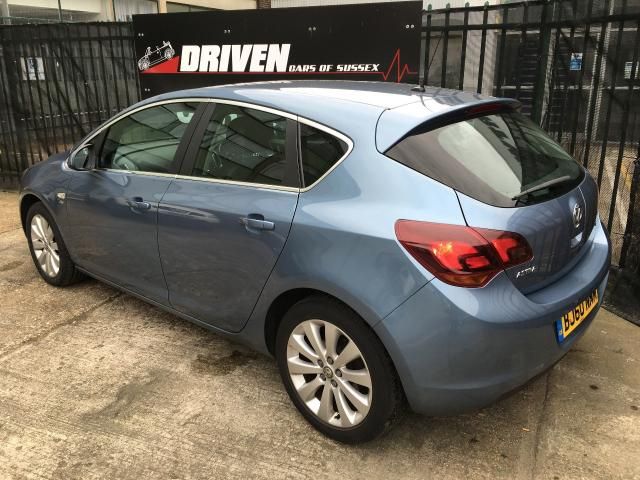 2010 Vauxhall Astra 1.6 Elite 5d image 3