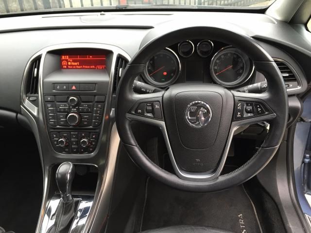 2010 Vauxhall Astra 1.6 Elite 5d image 7