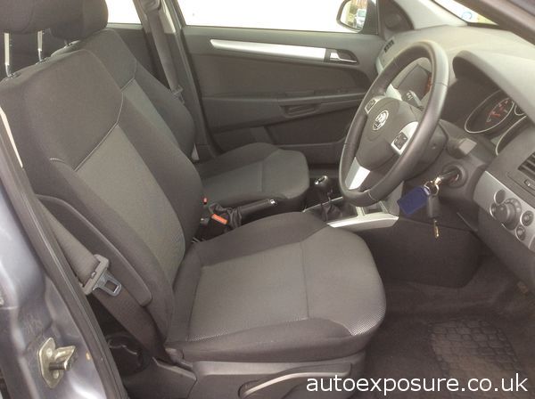 2010 Vauxhall Astra 1.6i 16V image 5