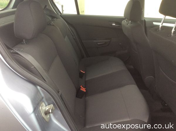 2010 Vauxhall Astra 1.6i 16V image 6