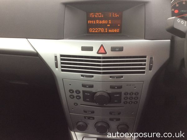 2010 Vauxhall Astra 1.6i 16V image 8