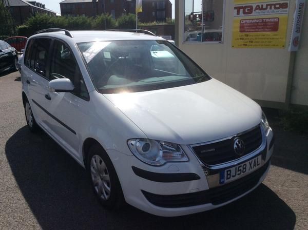 2009 Volkswagen Touran 1.9 TDI image 1
