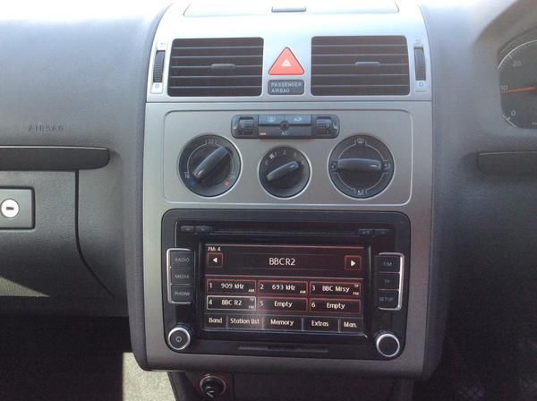 2009 Volkswagen Touran 1.9 TDI image 9