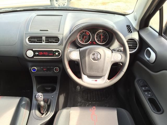 2015 MG MG 3 1.5 3 STYLE VTI-TECH 5d image 10