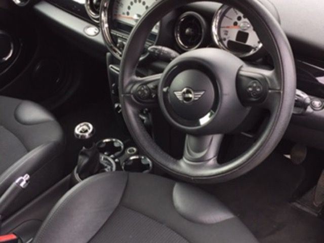 2010 MINI Hatch Cooper 1.6 3d image 5