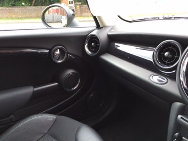 2010 MINI Hatch Cooper 1.6 3d image 9