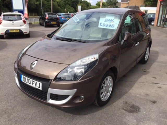 2010 Renault Scenic 1.5 Privilege TOMTOM DCI 5d image 4