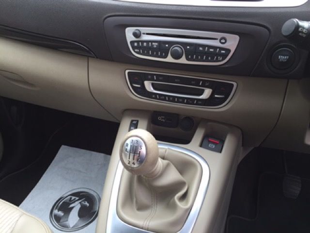 2010 Renault Scenic 1.5 Privilege TOMTOM DCI 5d image 6