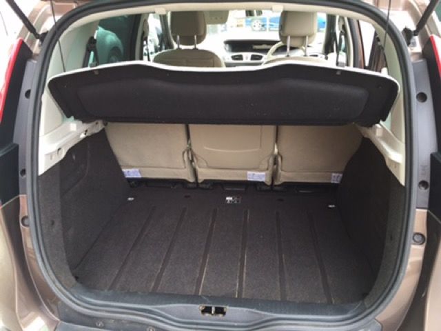 2010 Renault Scenic 1.5 Privilege TOMTOM DCI 5d image 10