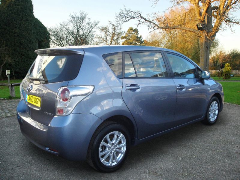 2010 Toyota Verso 2.0 D-4D TR 5dr image 6