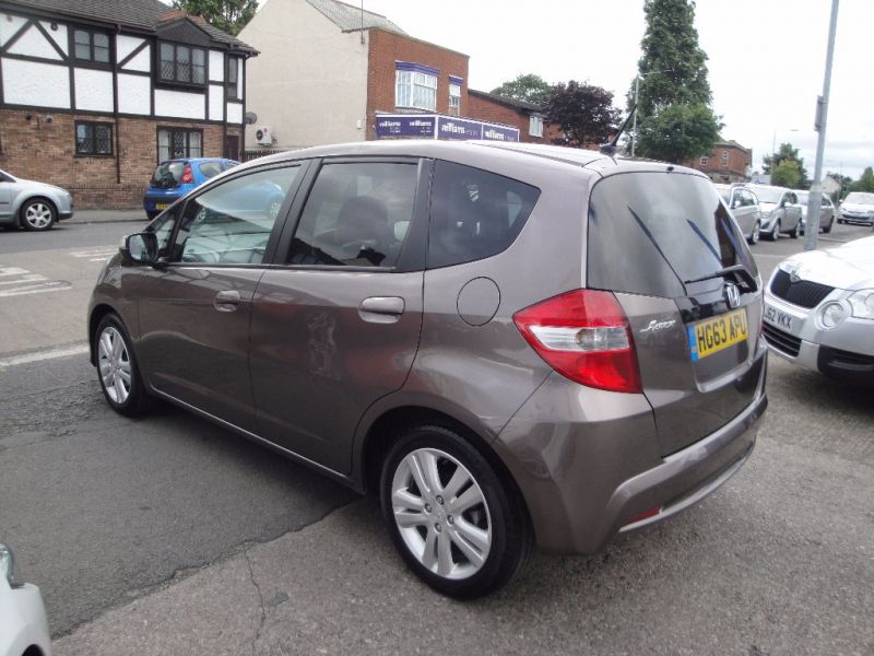 2013 Honda Jazz 1.4 i-VTEC ES Plus CVT 5dr image 3
